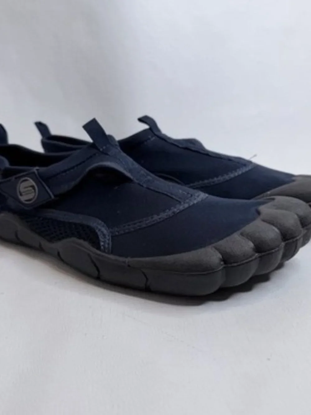 Seven Beach Water Shoes with Toe Guard Sz 10
